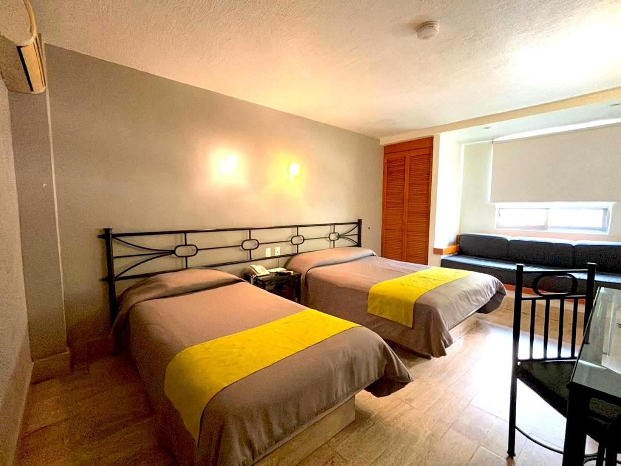 Hotel Arboledas Expo Γκουανταλαχάρα Εξωτερικό φωτογραφία