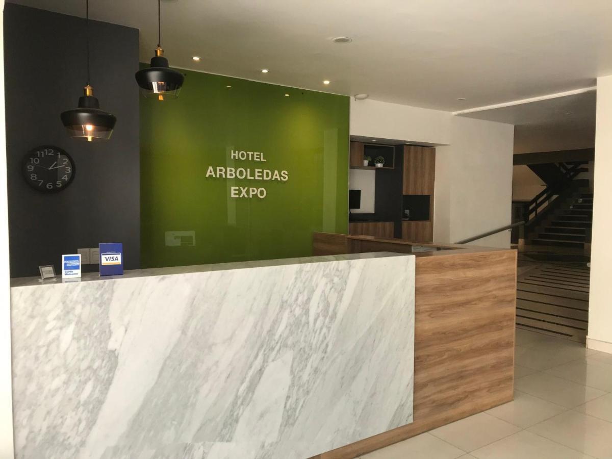 Hotel Arboledas Expo Γκουανταλαχάρα Εξωτερικό φωτογραφία